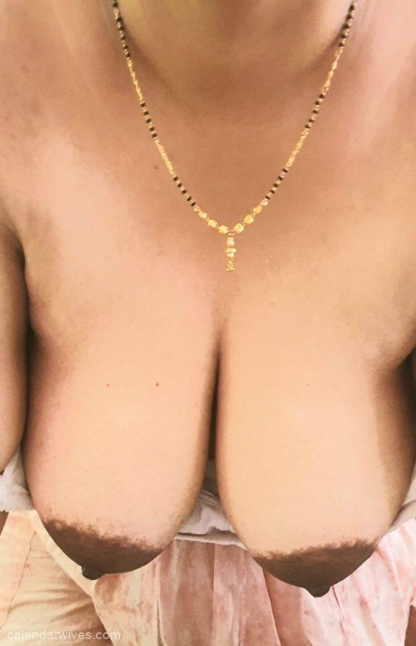 Busty wife hanging melons with chocolate nips full of milk♥️